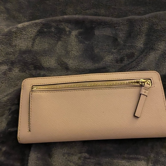 Tory Burch authentic pink wallet in near perfect condition. - Picture 2 of 3